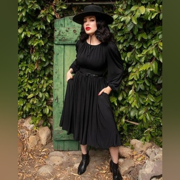 La Femme En Noir Dresses & Skirts - Salem Dress First Run